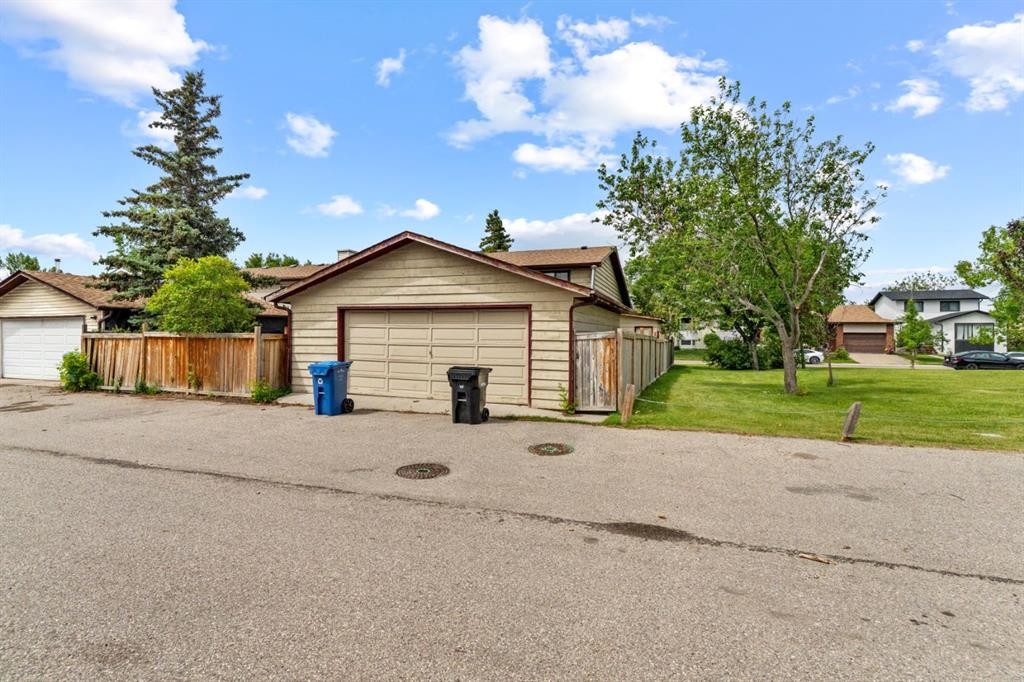 72 Templeson Way Ne, Calgary, AB - Outdoor