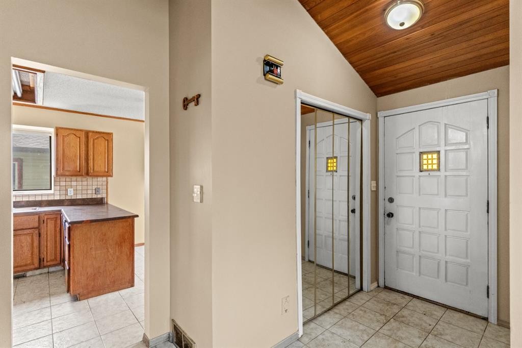 72 Templeson Way Ne, Calgary, AB - Indoor Photo Showing Other Room