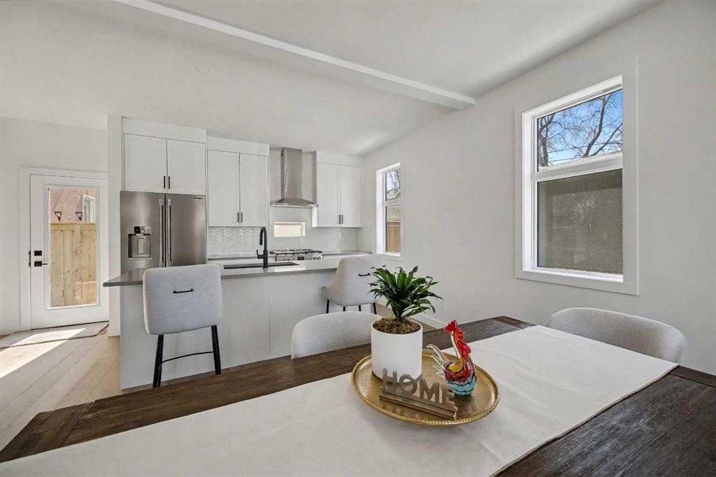 753 Centre Avenue Ne, Calgary, AB - Indoor