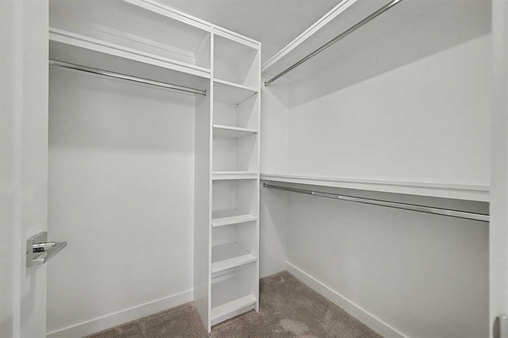 753 Centre Avenue Ne, Calgary, AB - Indoor With Storage