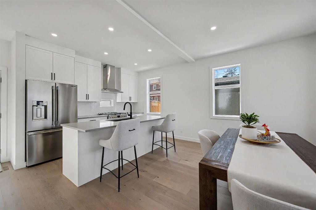 753 Centre Avenue Ne, Calgary, AB - Indoor Photo Showing Kitchen With Stainless Steel Kitchen