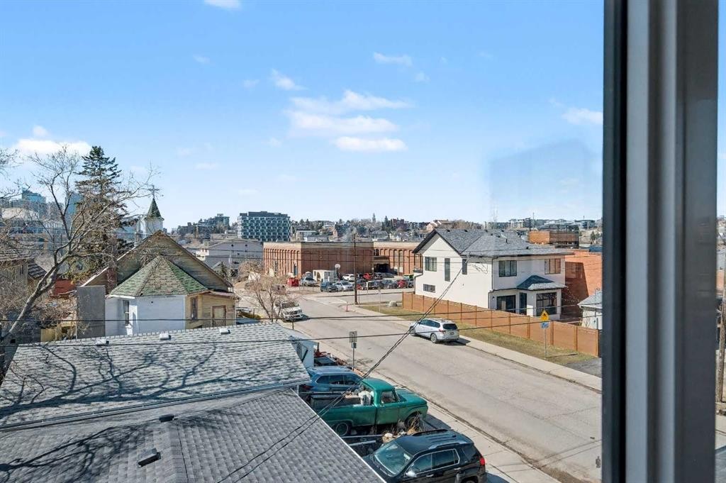 753 Centre Avenue Ne, Calgary, AB - Outdoor