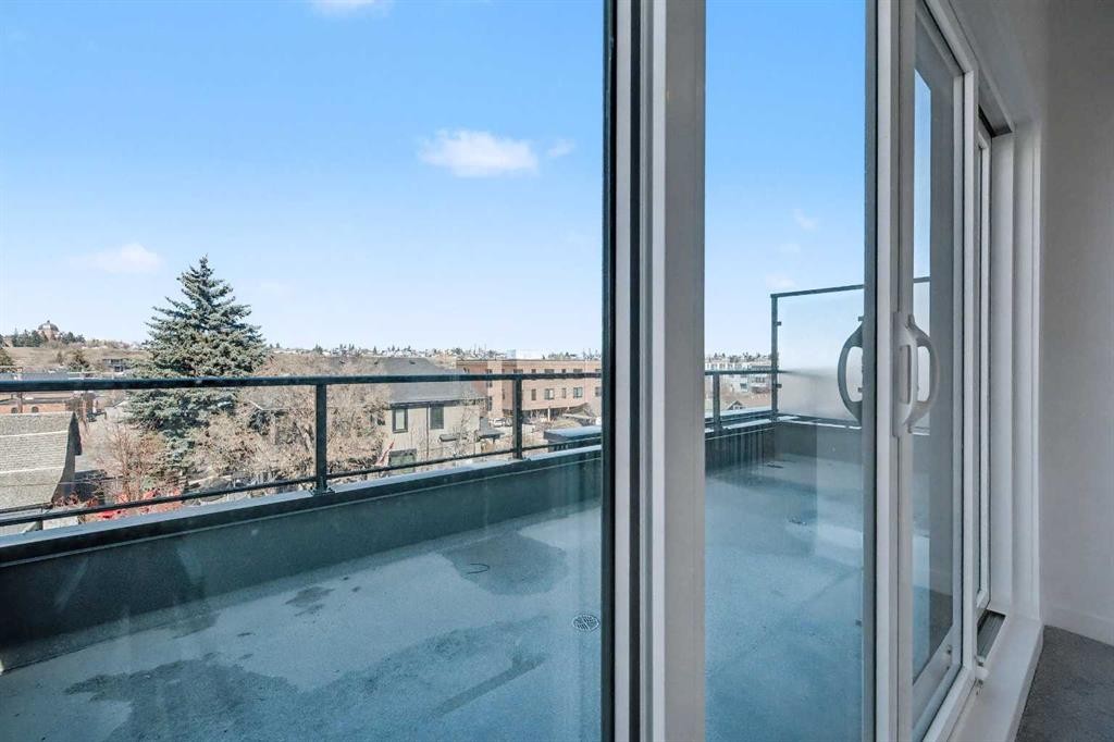753 Centre Avenue Ne, Calgary, AB - Photo Showing Other Room