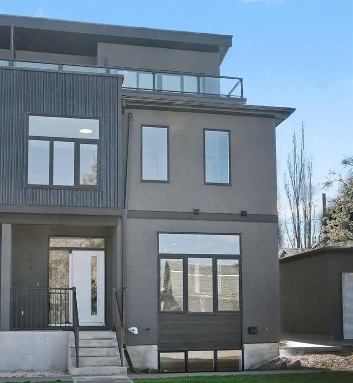 753 Centre Avenue Ne, Calgary, AB - Outdoor
