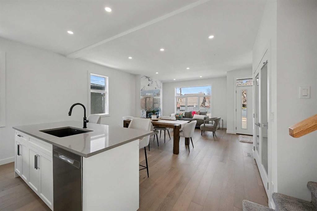 753 Centre Avenue Ne, Calgary, AB - Indoor