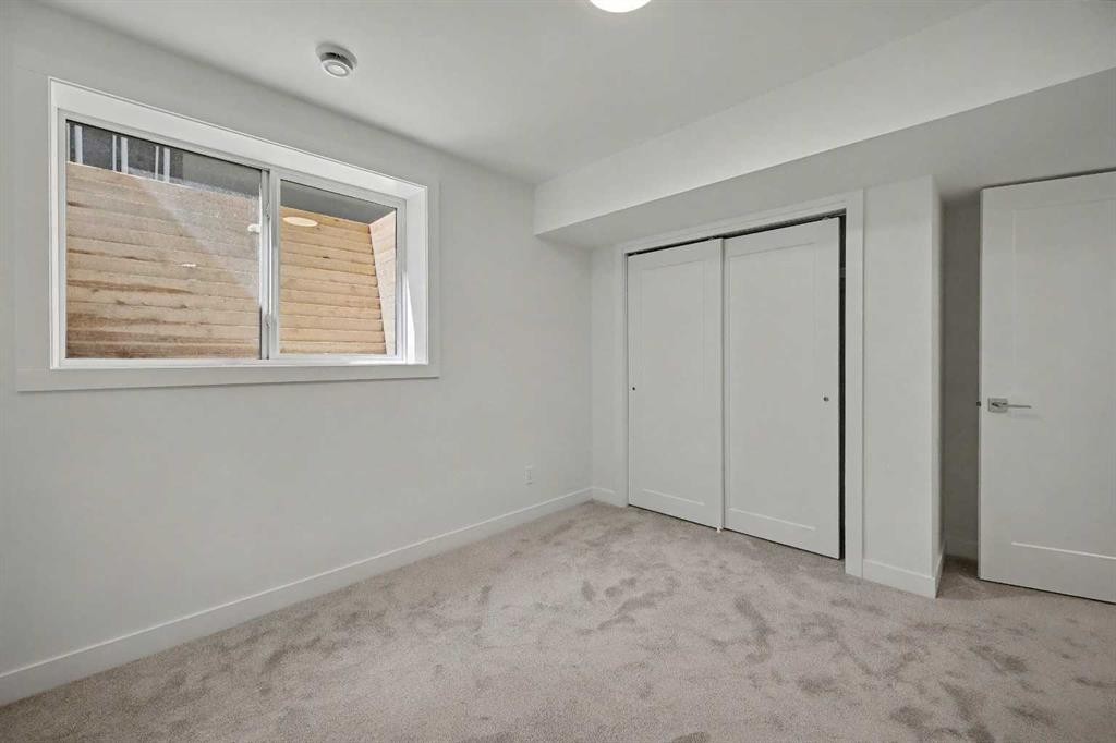753 Centre Avenue Ne, Calgary, AB - Indoor Photo Showing Other Room