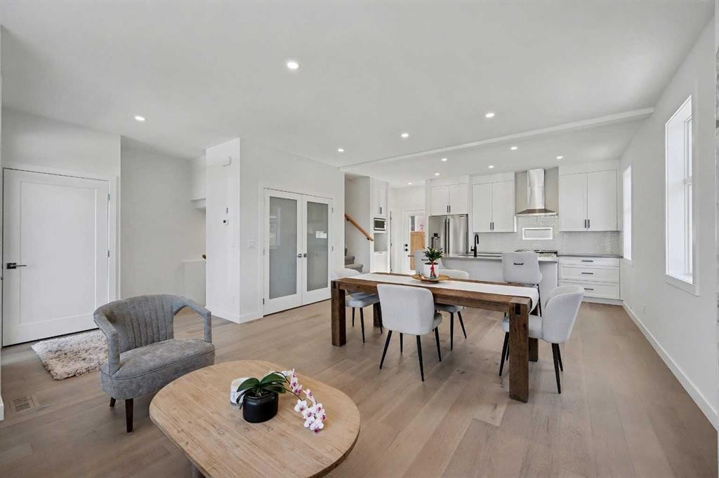 753 Centre Avenue Ne, Calgary, AB - Indoor