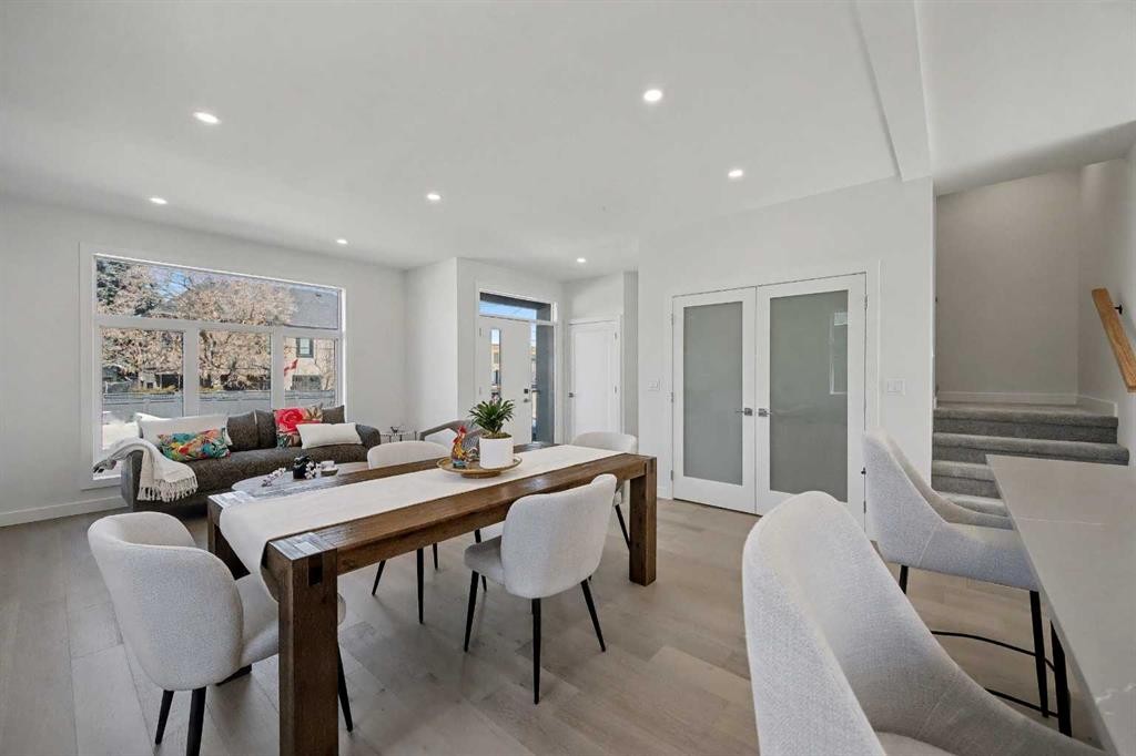 753 Centre Avenue Ne, Calgary, AB - Indoor Photo Showing Dining Room