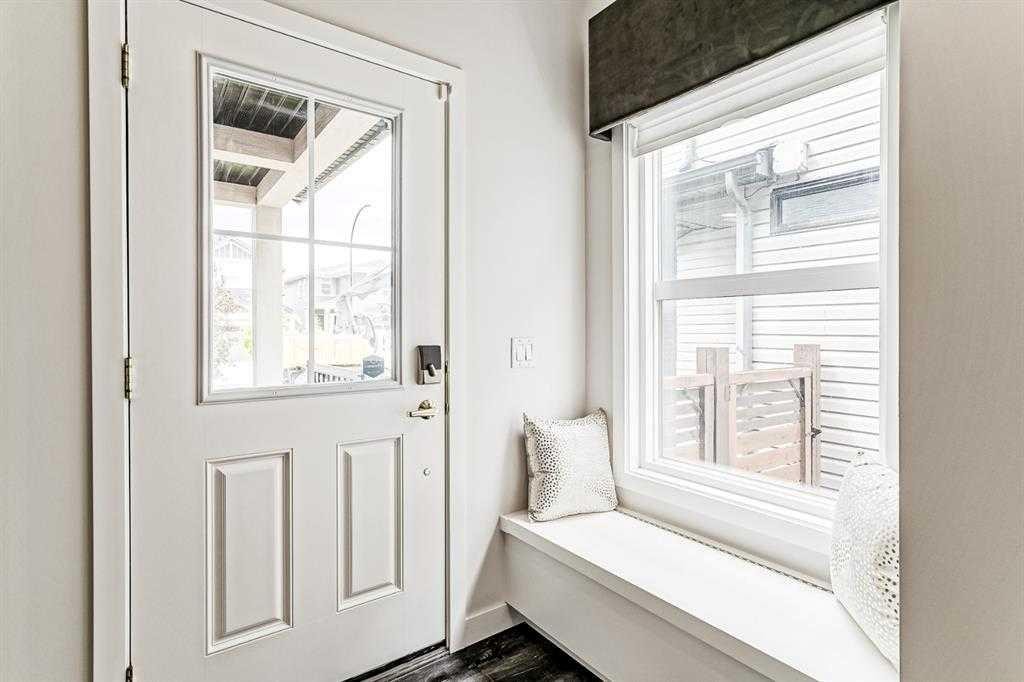 22 Howse Mount Ne, Calgary, AB - Indoor Photo Showing Other Room