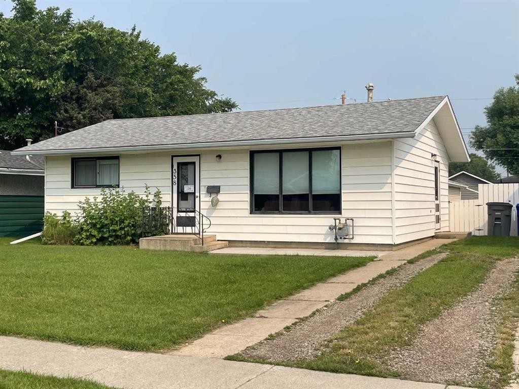 358 48 Avenue West, Claresholm, AB