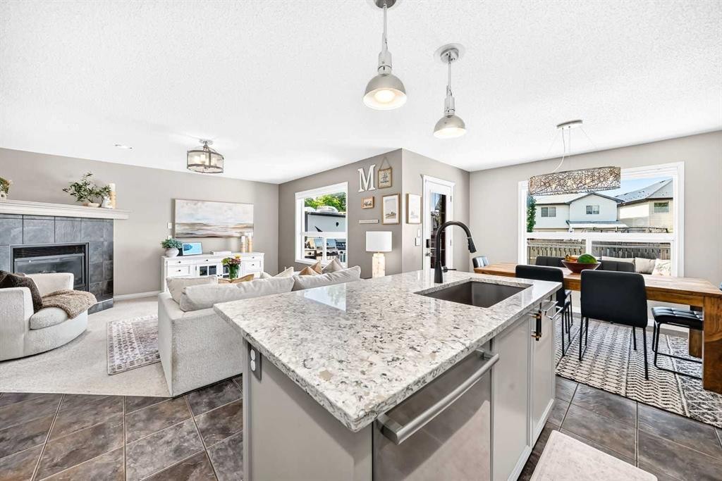 36 New Brighton Link Se, Calgary, AB