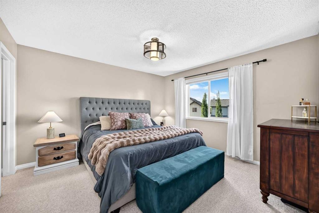36 New Brighton Link Se, Calgary, AB