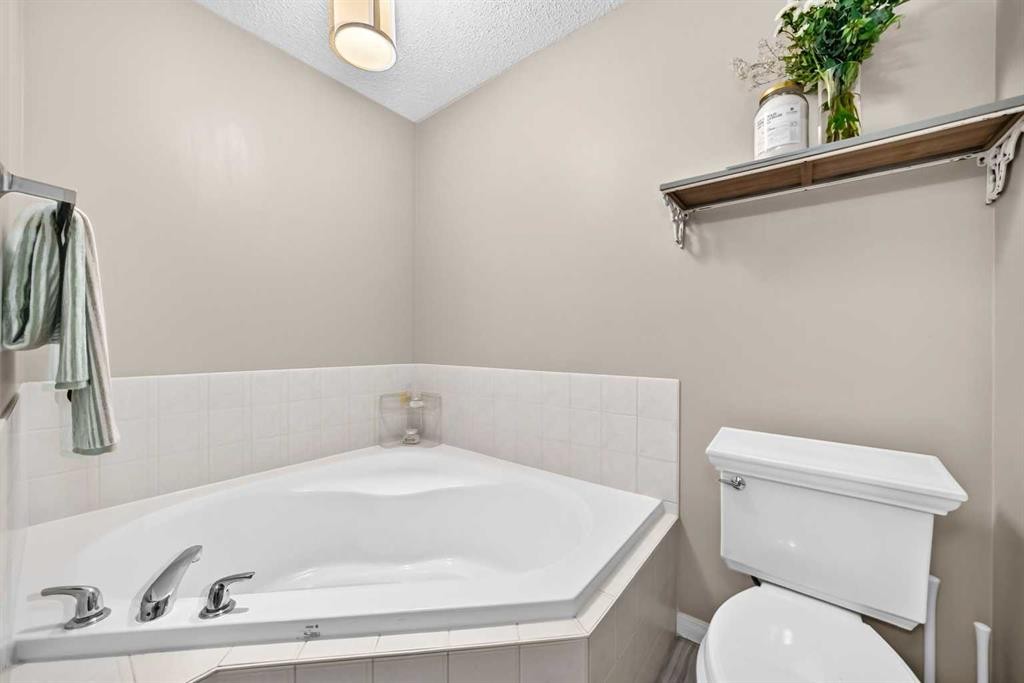 36 New Brighton Link Se, Calgary, AB