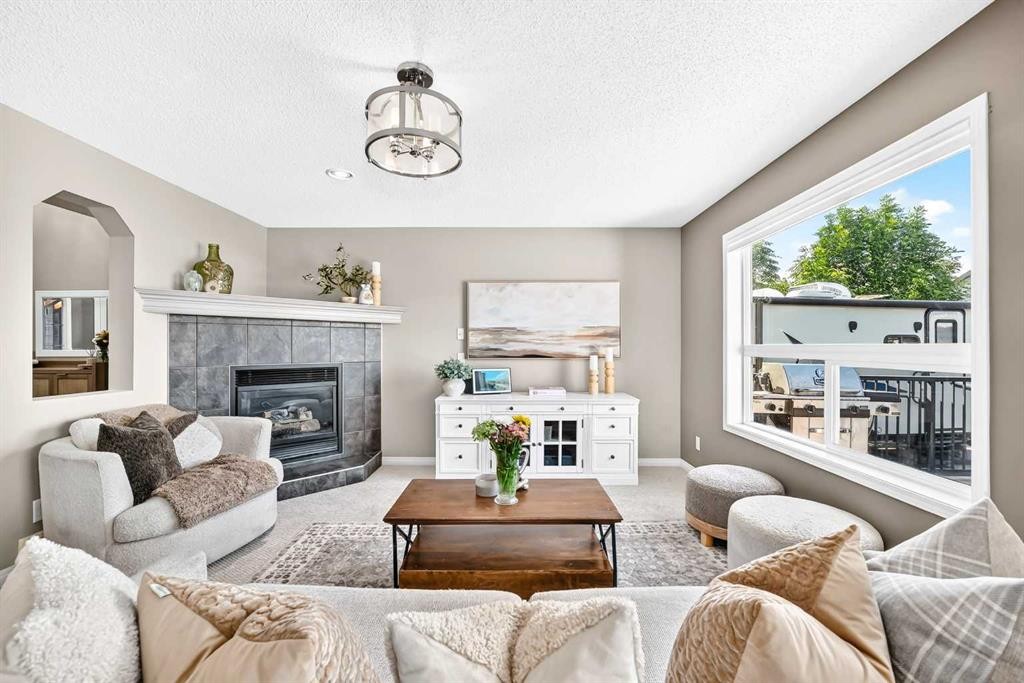 36 New Brighton Link Se, Calgary, AB
