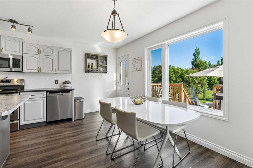 52 West Edge Road, Cochrane, AB - Indoor