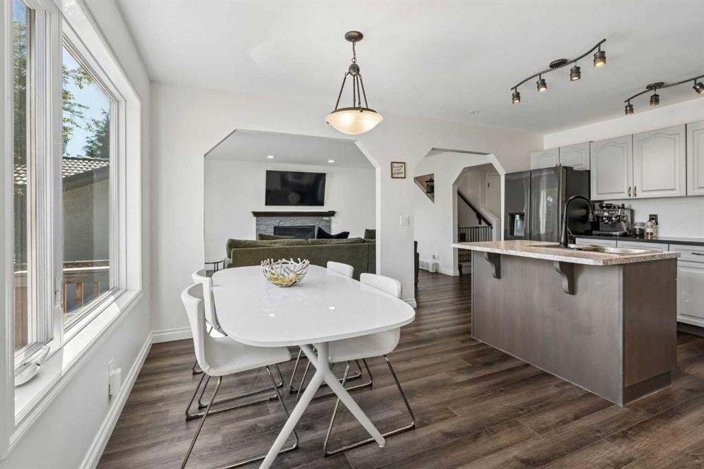 52 West Edge Road, Cochrane, AB - Indoor