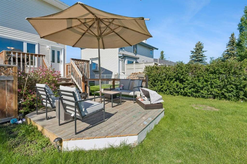 52 West Edge Road, Cochrane, AB - Outdoor
