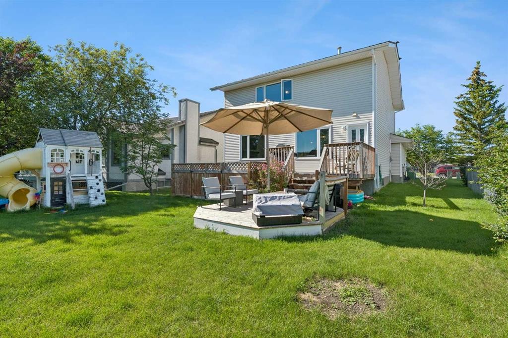 52 West Edge Road, Cochrane, AB - Outdoor