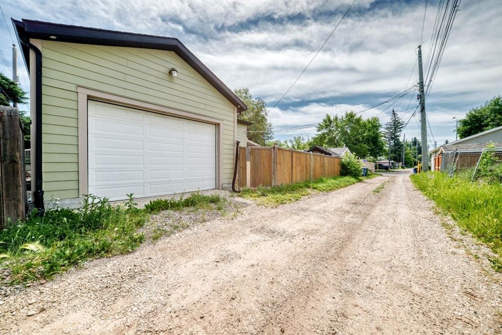 2623 Glenmount Drive Sw, Calgary, AB - Outdoor