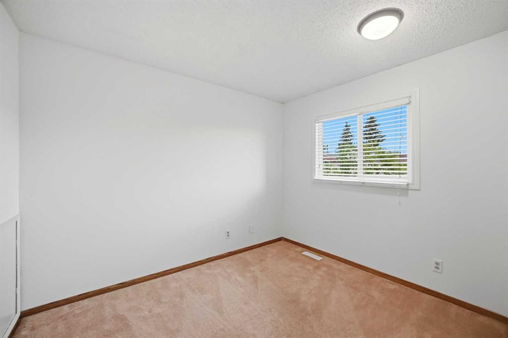5608 Rundlehorn Drive Ne, Calgary, AB