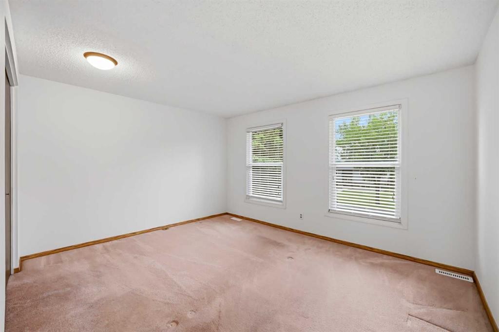5608 Rundlehorn Drive Ne, Calgary, AB