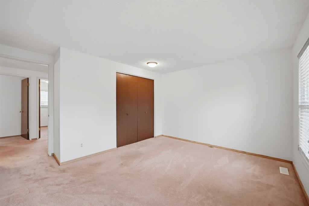 5608 Rundlehorn Drive Ne, Calgary, AB