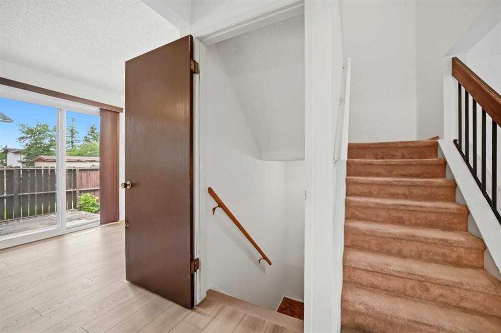 5608 Rundlehorn Drive Ne, Calgary, AB