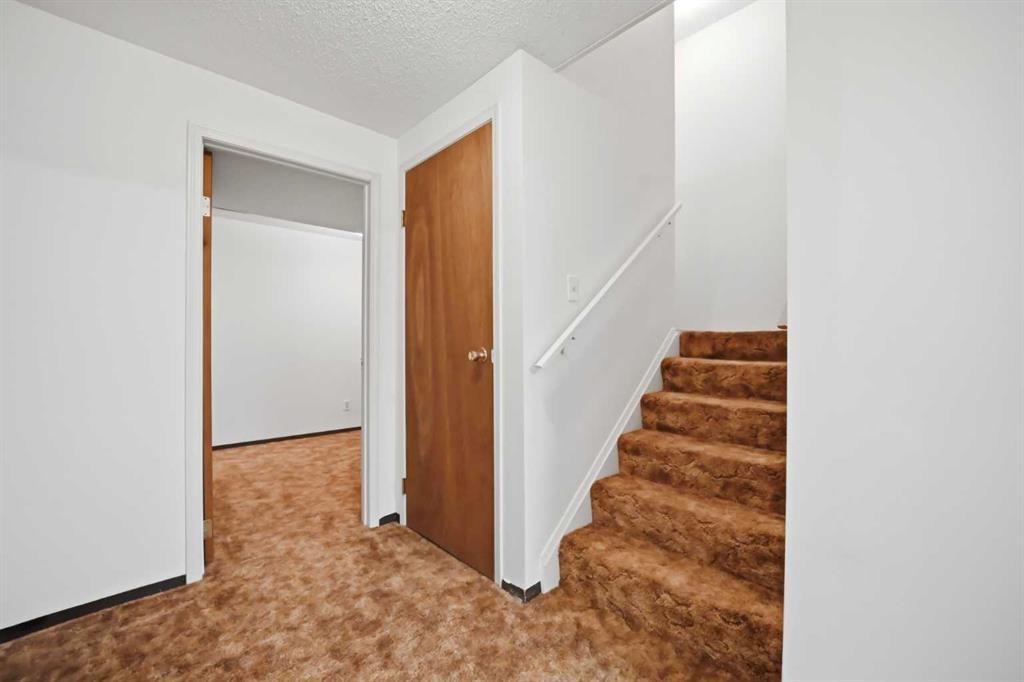 5608 Rundlehorn Drive Ne, Calgary, AB