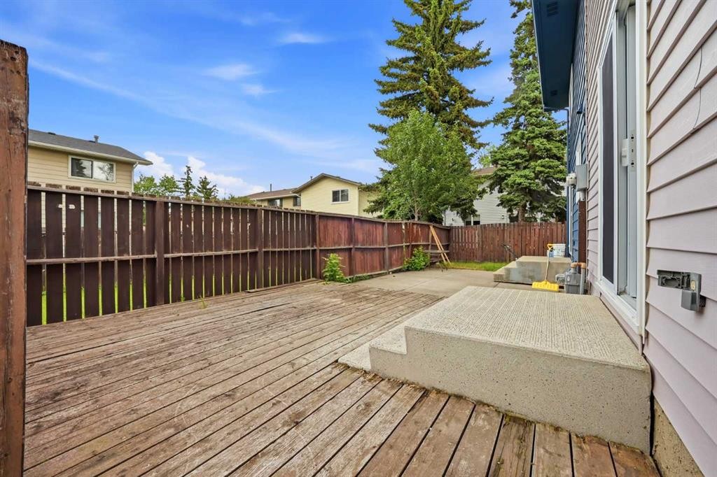 5608 Rundlehorn Drive Ne, Calgary, AB