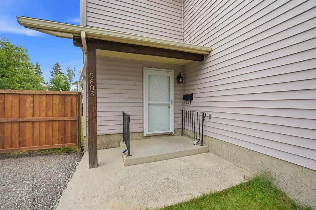 5608 Rundlehorn Drive Ne, Calgary, AB