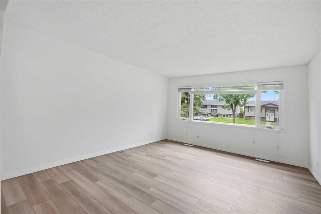 5608 Rundlehorn Drive Ne, Calgary, AB