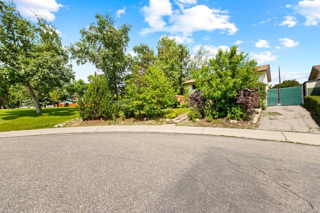 323 Maddock Crescent Ne, Calgary, AB