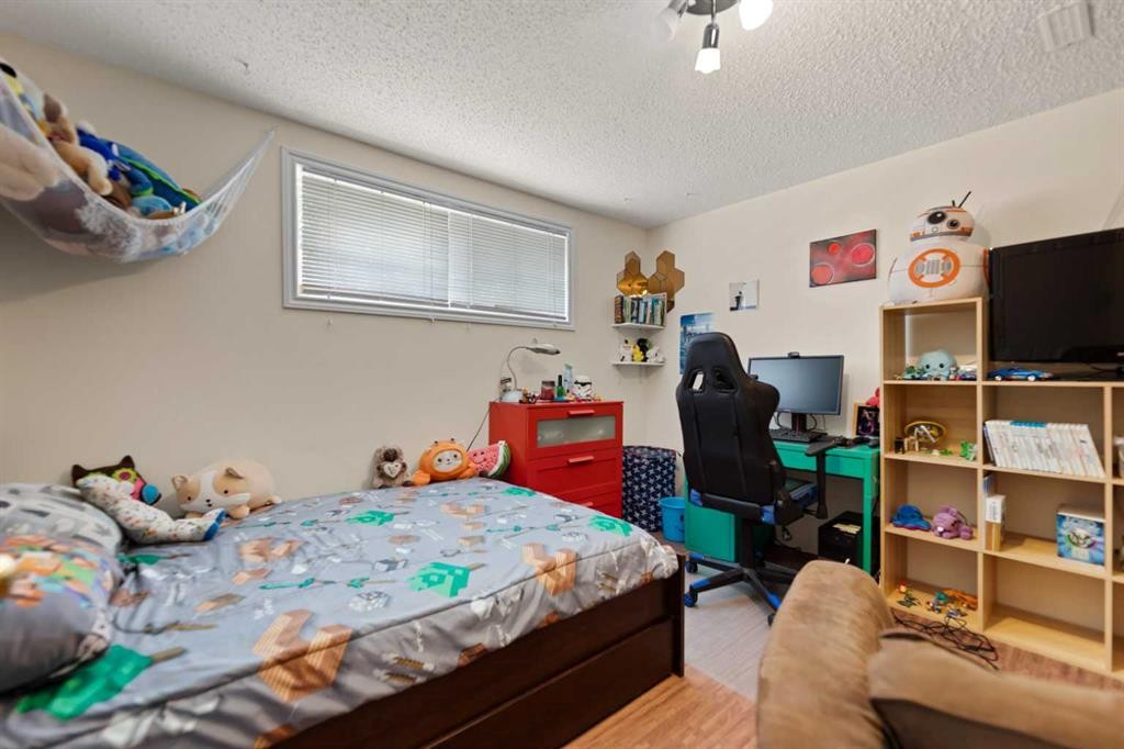 323 Maddock Crescent Ne, Calgary, AB