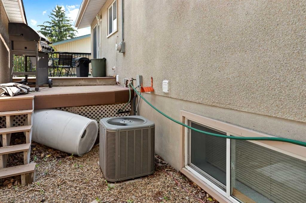323 Maddock Crescent Ne, Calgary, AB