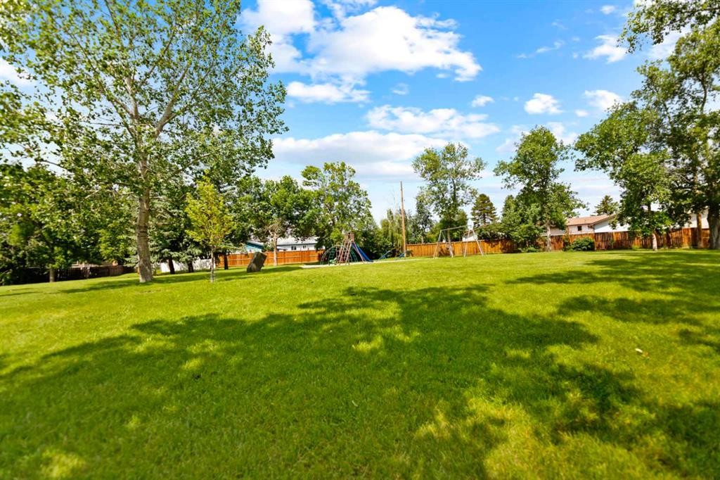 323 Maddock Crescent Ne, Calgary, AB