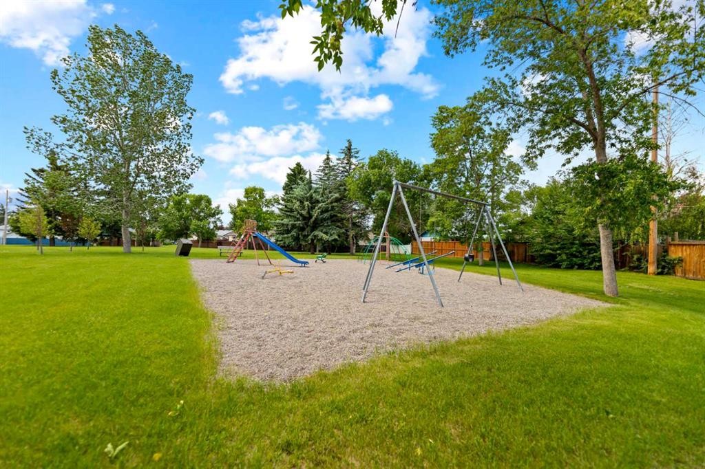 323 Maddock Crescent Ne, Calgary, AB