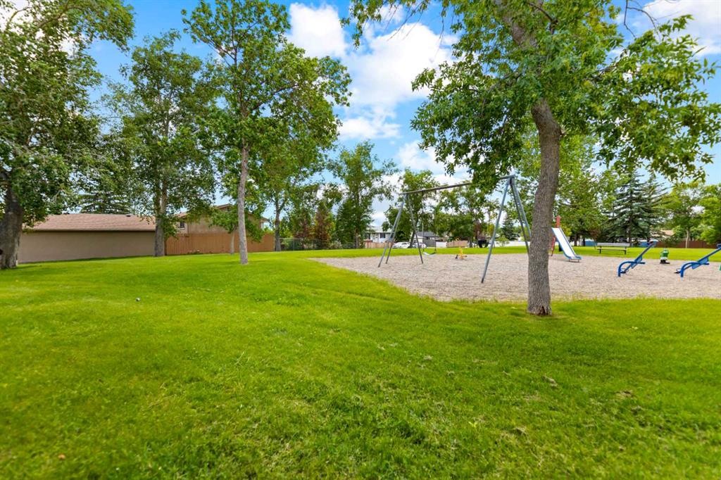 323 Maddock Crescent Ne, Calgary, AB