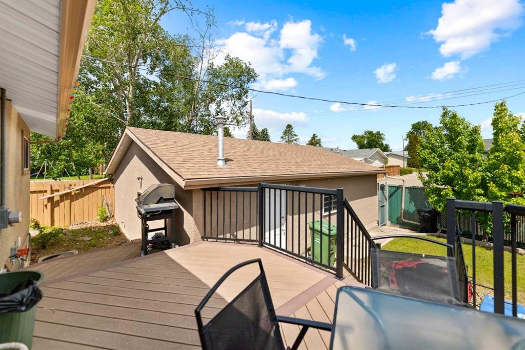 323 Maddock Crescent Ne, Calgary, AB