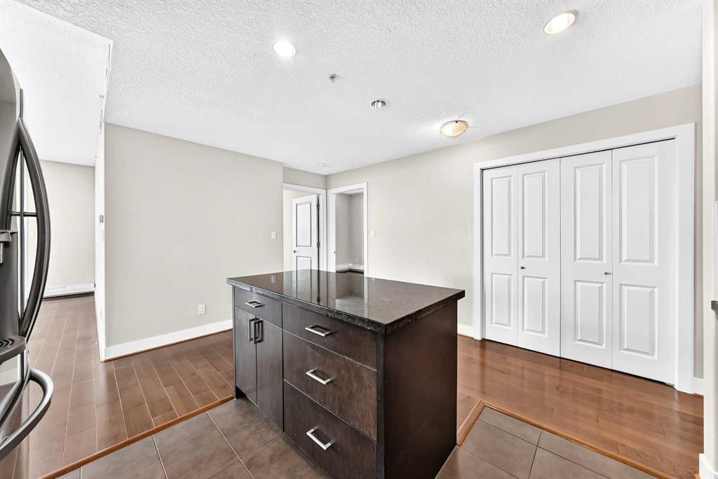 1407-77 Spruce Place Sw, Calgary, AB