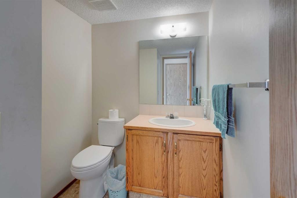 232 Erin Woods Drive Se, Calgary, AB