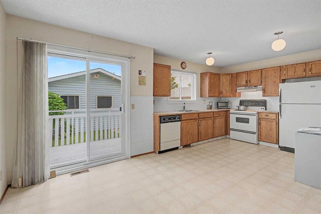 232 Erin Woods Drive Se, Calgary, AB