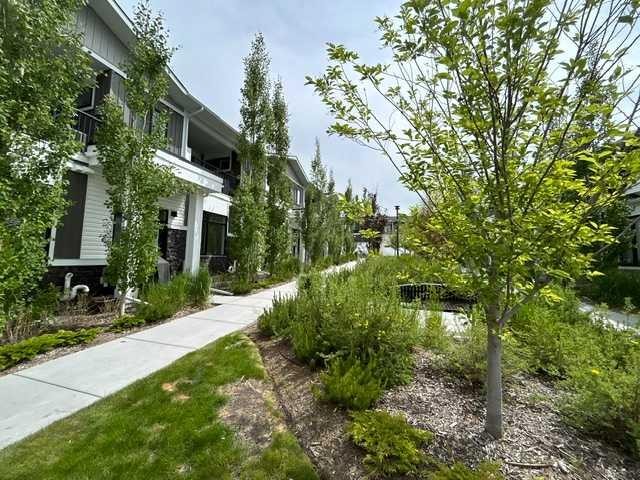 210 Crestbrook Common Sw, Calgary, AB