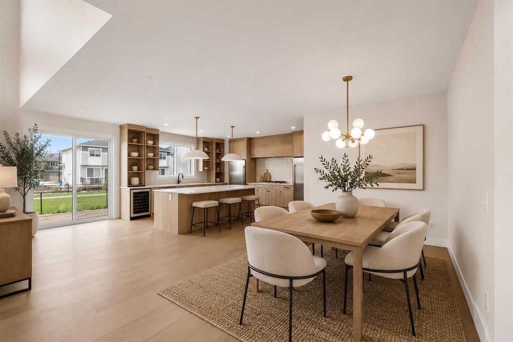 99 South Shore Road, Chestermere, AB - Indoor Photo Showing Dining Room