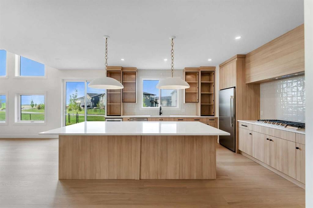99 South Shore Road, Chestermere, AB - Indoor Photo Showing Kitchen With Upgraded Kitchen