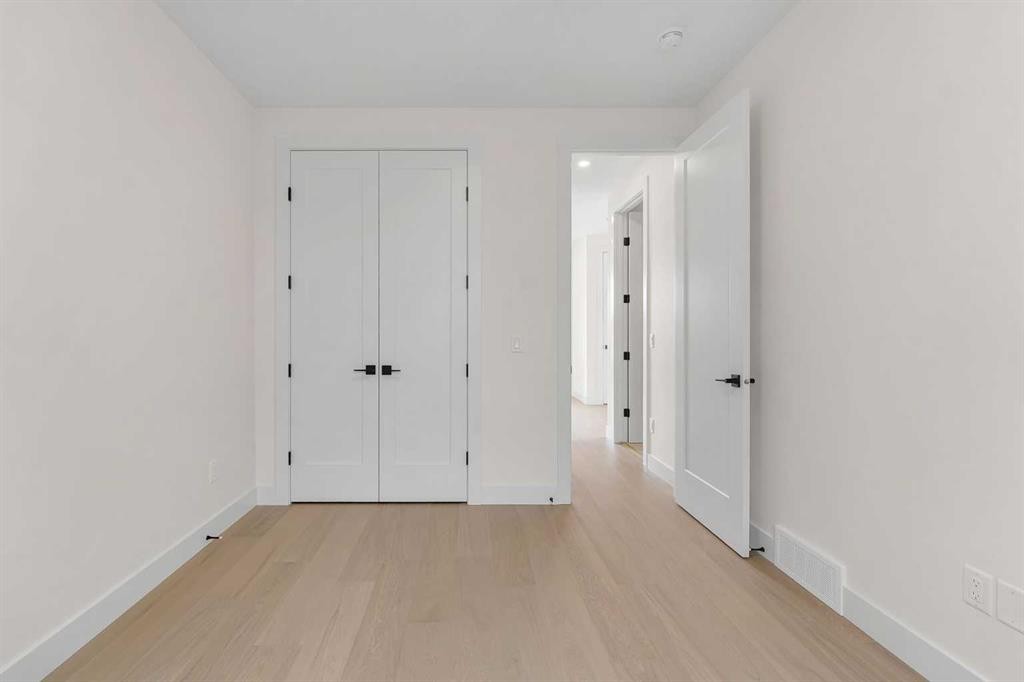 99 South Shore Road, Chestermere, AB - Indoor Photo Showing Other Room