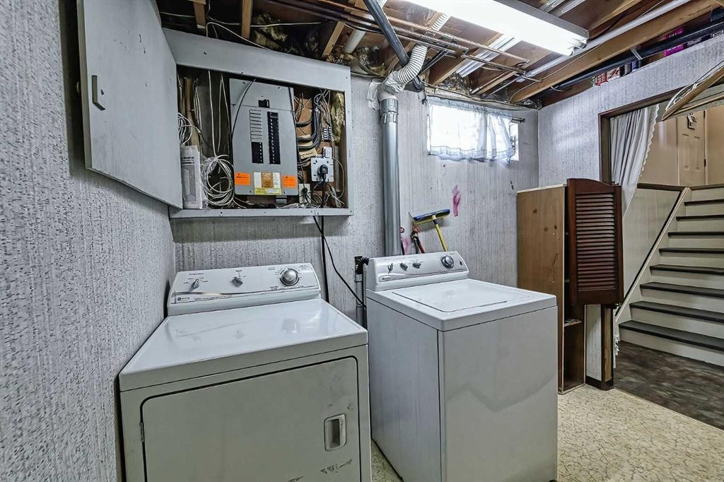 3523 48 Street Ne, Calgary, AB - Indoor