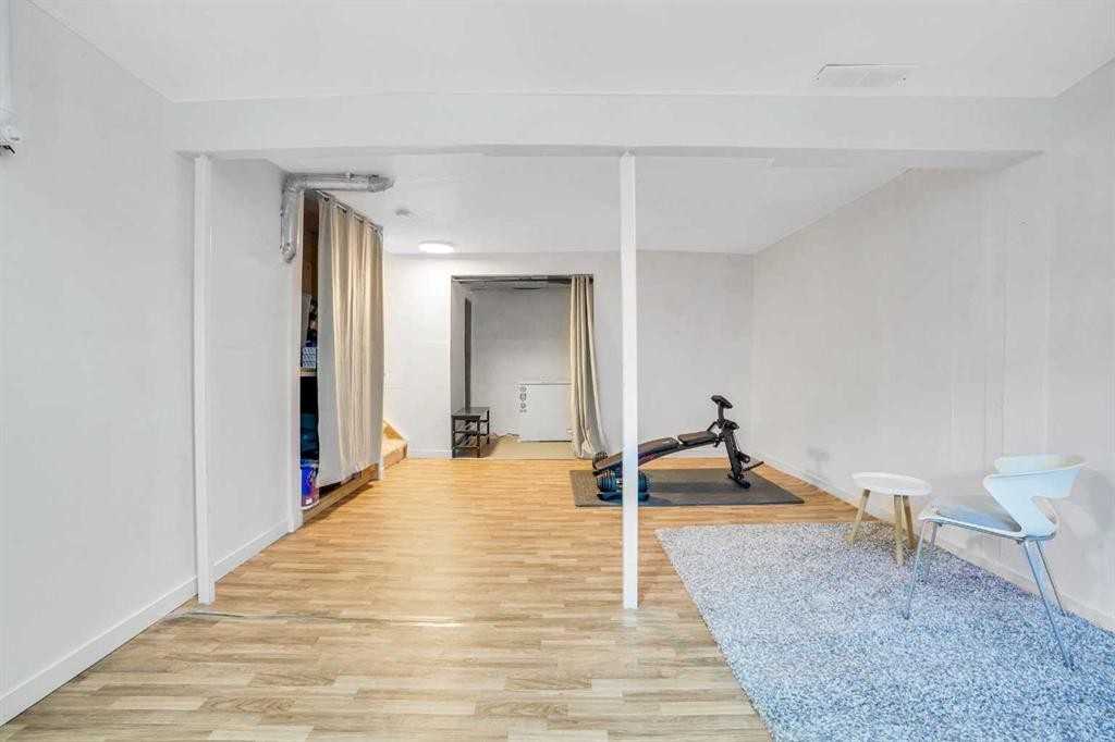 142 Panatella Park Nw, Calgary, AB - Indoor Photo Showing Other Room