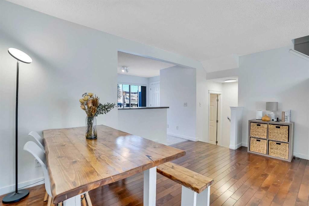 142 Panatella Park Nw, Calgary, AB - Indoor Photo Showing Other Room