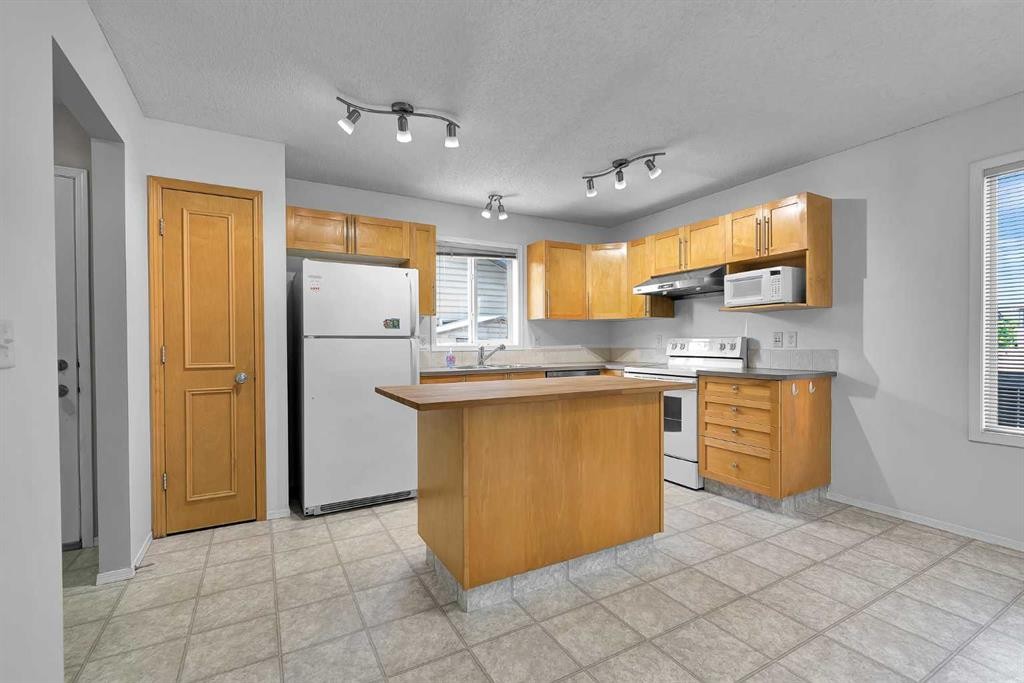 203 Covemeadow Crescent, Calgary, AB