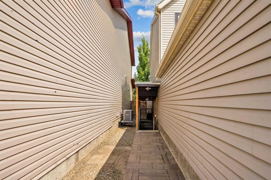 91 Copperstone Gate Se, Calgary, AB